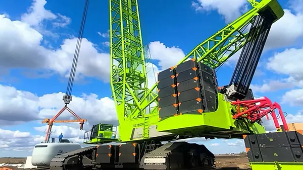 ZCC16000 crawler crane at a wind power project in Uzbekistan