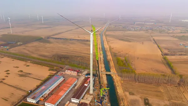 ZAT40000H7, the world’s largest 4,000-ton all-terrain crane, performing heavy lifting operations