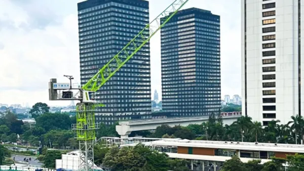 RL205-10E tower crane at the Oasis Twin Towers construction project, Indonesia